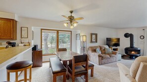 Interior - McCall Townhome Pool & Walk To Lake (McCall)