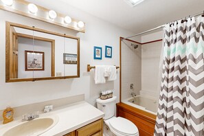 Shower, towels, shampoo