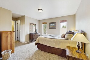 3 bedrooms, iron/ironing board, WiFi, bed sheets - 2 Level McCall Family Condo | Pool, Hot Tub (McCall)