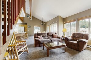 TV, fireplace, offices