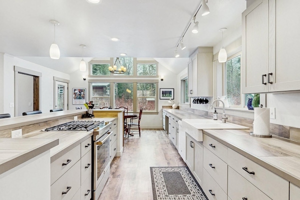 Gourmet Kitchen