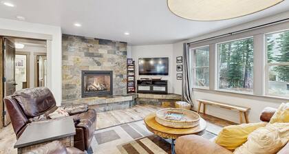 Sunny McCall Retreat | Hot Tub, Deck & Office