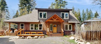 Crescent Cabin | McCall, Hot Tub, Deck & Office
