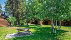 Outdoor dining - Bright McCall Condo, Pool, Tennis & Fireplace (McCall)