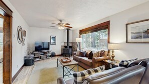 TV, fireplace, DVD player, offices - Downtown McCall Retreat | Wood Stove & Deck (McCall)