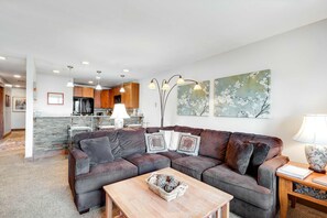 TV, DVD player, offices - McCall Condo | Walk to Lake, Parks & Shops (McCall)