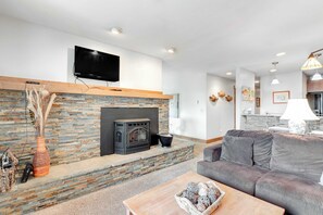 TV, DVD player, offices - McCall Condo | Walk to Lake, Parks & Shops (McCall)