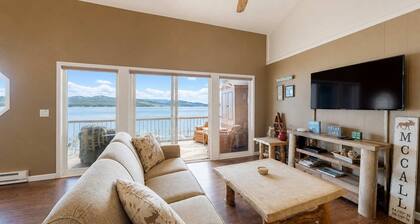 Lakefront McCall Condo, Pool, Beach, Walk to Town