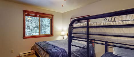 3 bedrooms, iron/ironing board, travel crib, WiFi