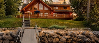 Luxury Cascade Lakefront Lodge | Private Dock