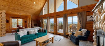 Mountain View Retreat | Pool & Golf Access