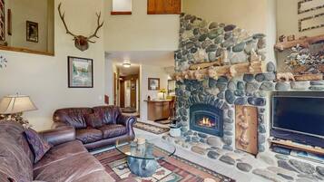 TV, fireplace, DVD player, offices