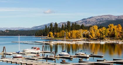 Bright McCall Retreat - Pool, Hot Tub & Fitness