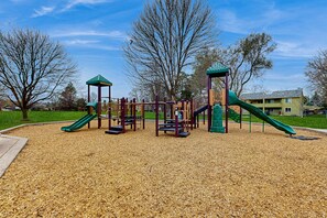 Children’s area - Central Boise Home Garage Yard & Park Access (Boise)