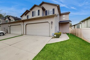 Exterior - Central Boise Home Garage Yard & Park Access (Boise)