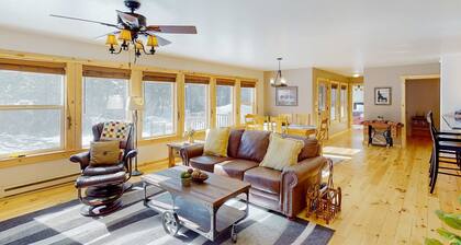 Secluded New Meadows Retreat Golf & Pool