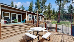 Outdoor dining - New Meadows Retreat | Large Deck, Fire Pit, Resort (New Meadows)