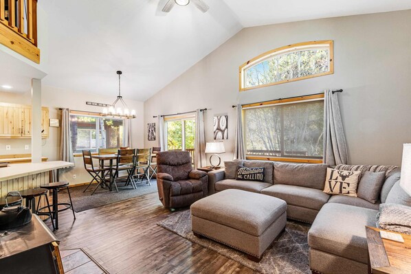 TV, fireplace, offices - McCall Home Pool, Hot Tub & Gym Access (McCall)