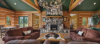 Cozy 3BR McCall Cabin | Pool, Hot Tub Access