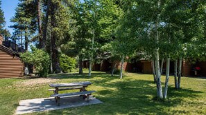 Outdoor dining - McCall Condo Near Lake and Beach | Pool, & Patio (McCall)