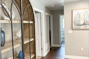 Interior - Eagle Landing 3 bedroom + 2 bath and HEATED pool (Sarasota)