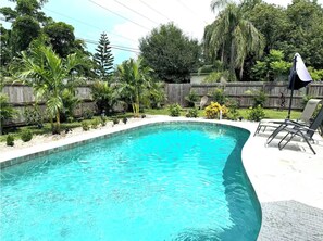 A heated pool - Eagle Landing 3 bedroom + 2 bath and HEATED pool (Sarasota)