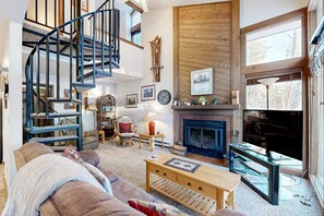 TV, fireplace, DVD player, offices