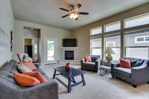 TV, fireplace, DVD player, offices