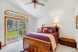 3 makuuhuonetta, silitysrauta/-lauta, Wi-Fi, vuodevaatteet