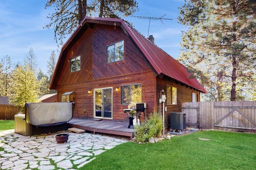 McCall Cabin, Hot Tub, AC, Walk To Beach