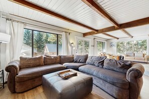 TV, fireplace, DVD player, offices