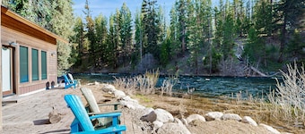 Payette River Retreat with Hot Tub & Views