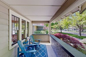 Terrace/patio - Historic Craftsman Yard, Patio & Fireplace (Boise)