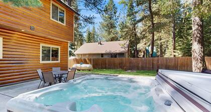 Charming McCall Cabin | Hot Tub & Fenced Yard