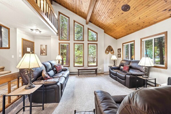 TV, fireplace, DVD player, offices