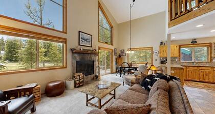 McCall Golf Course Cabin | Pool, Deck, Loft