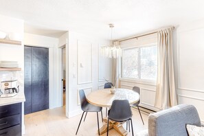 Dining - McCall Condo Near Lake Balcony & Fireplace (McCall)