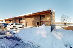 Exterior - Lakeside Getaway Beach Access Shared Pool and Grills (McCall)