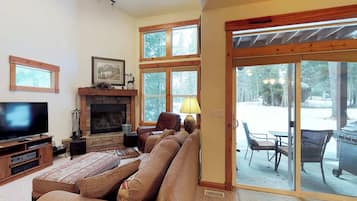 TV, fireplace, DVD player, stereo