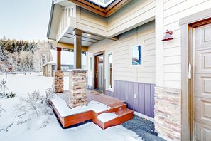 Exterior detail - Modern McCall Family Retreat, Loft, AC, Deck (McCall)