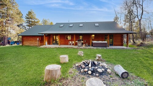McCall Cabin, Hot Tub, Trailer Parking