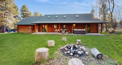 McCall Cabin, Hot Tub, Trailer Parking