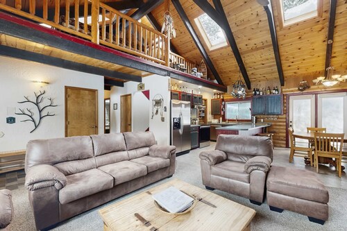 Custom Cabin - Hot Tub Near McCall & Brundage