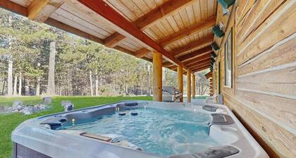 McCall Cabin, Hot Tub, Trailer Parking