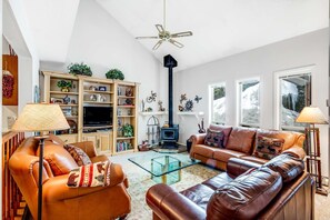TV, offices - McCall Retreat with Sunroom (McCall)