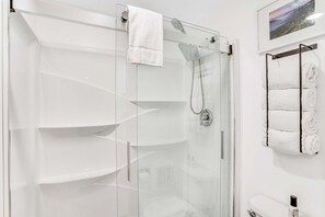 Shower, towels, shampoo
