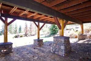 Terrace/patio - New Meadows Cabin Game Room, Pool & Deck (New Meadows)