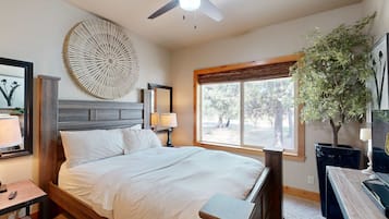 3 chambres, fer et planche à repasser, Wi-Fi, draps fournis