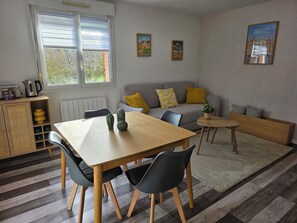 Dining - Arras city stay - parking - balcony (Arras)
