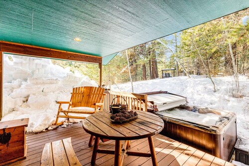 McCall Family Retreat Near Payette Lake | Hot Tub